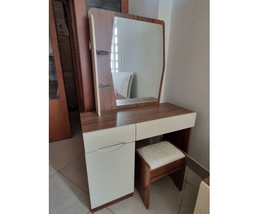 Bàn phấn Smite 123
