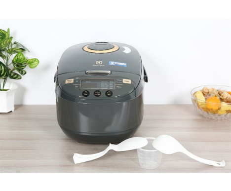 Nồi cơm điện tử Electrolux 1.8 lít E7RC1-650K