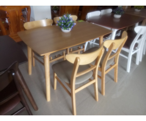 BỘ BÀN ĂN 1.2M 4 GHẾ (GỖ CAO SU) SƠN MÀU TỰ NHIÊN